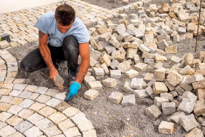 Pose de pavés portugais traditionnels et authentiques